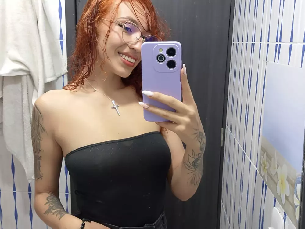Samantha-Saenz-T's Live Sex Cam Show