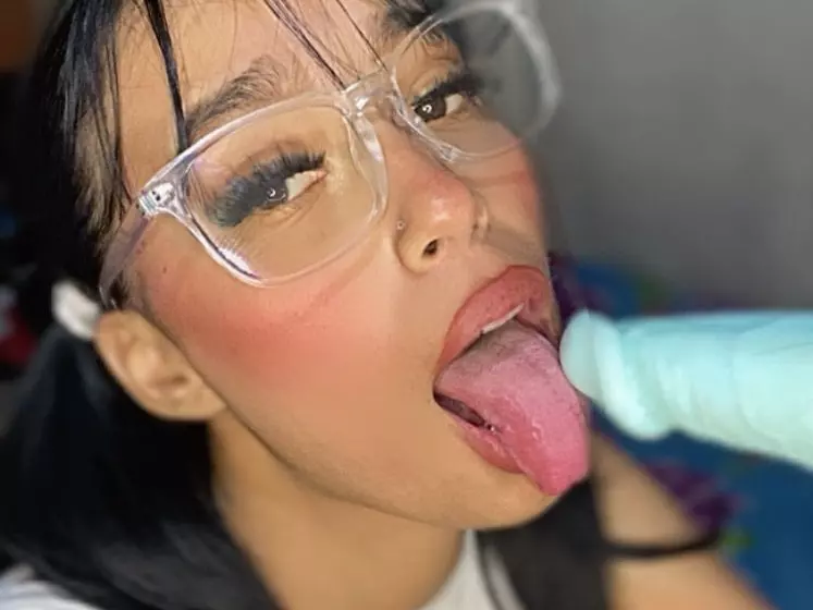 MiaMarshhall's Live Sex Cam Show