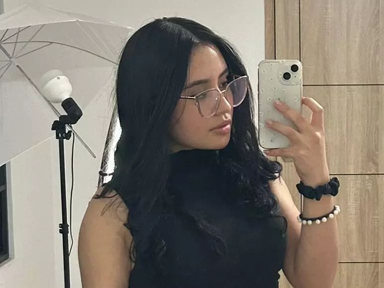 Allegra-belluci's Live Sex Cam Show