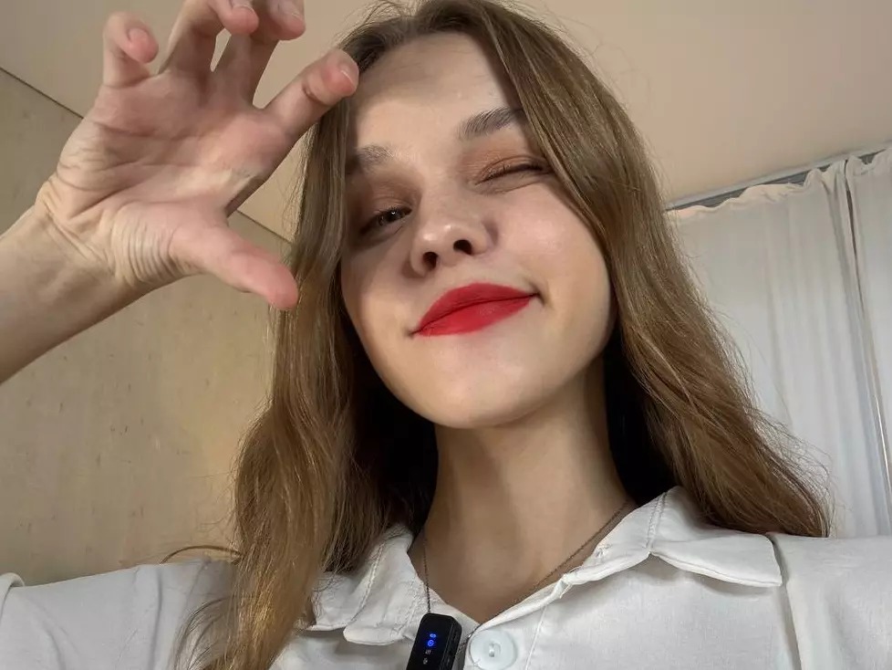 Isabel's Live Sex Cam Show