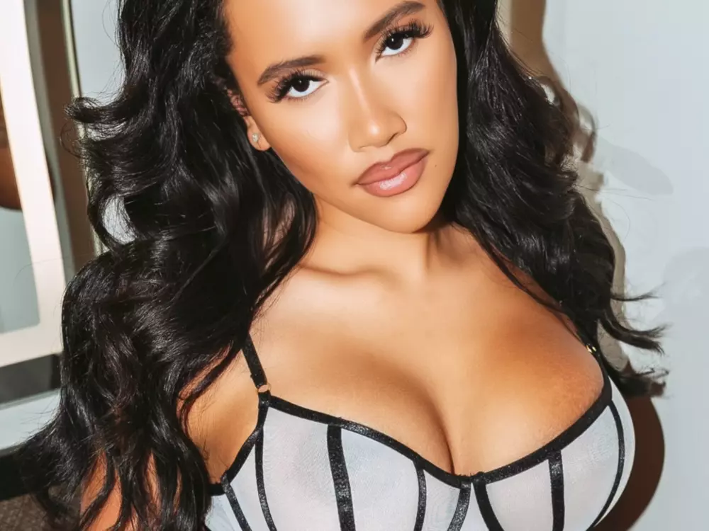 blasianbarbie25's Live Sex Cam Show