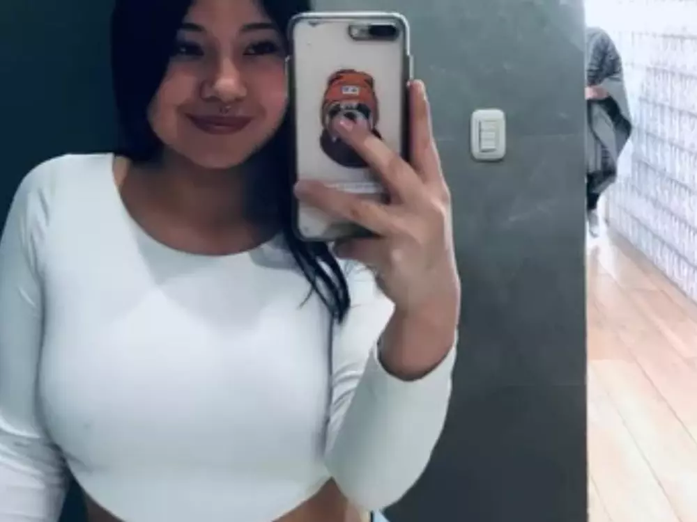 ZulemaRs69's Live Sex Cam Show