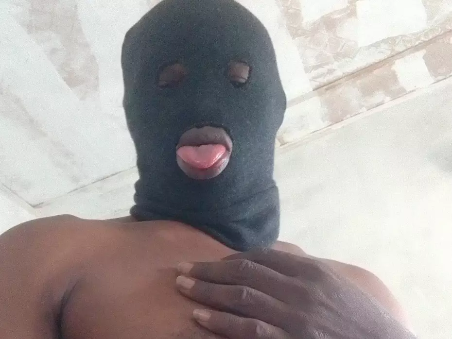 Obsidian Lover's Live Sex Cam Show