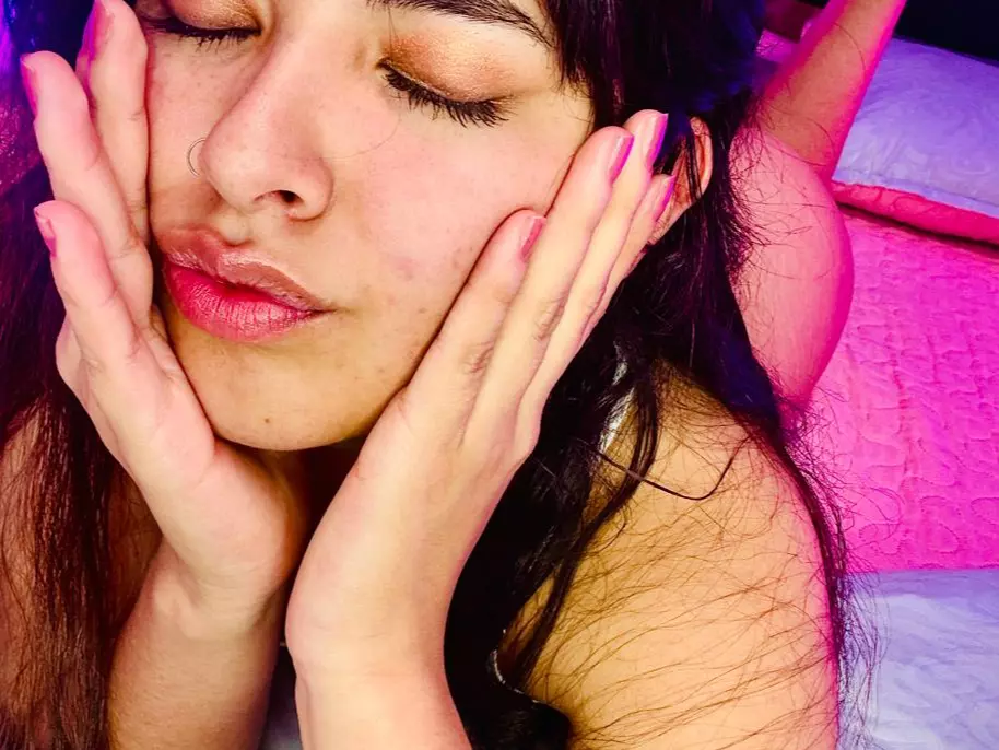 AnnyDuboiss's Live Sex Cam Show