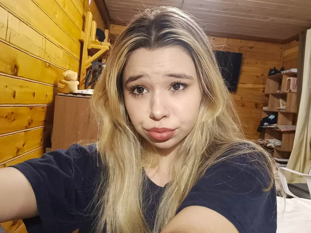 Ann's Live Sex Cam Show
