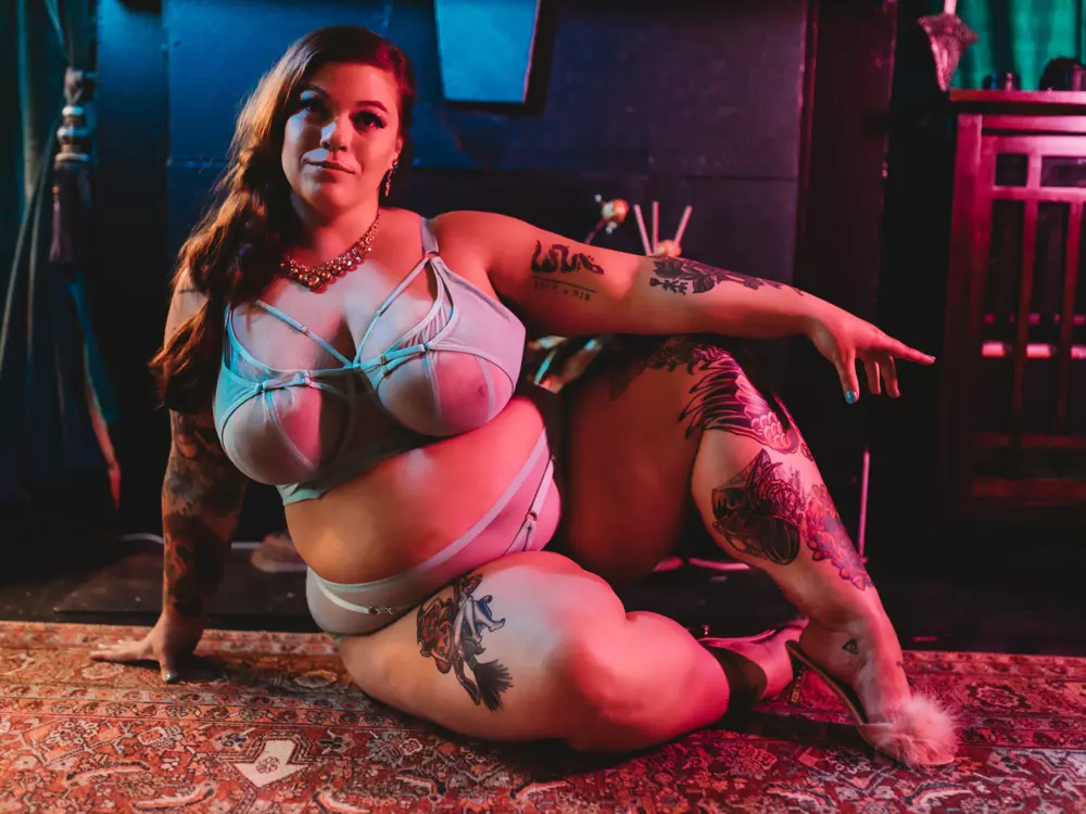 thebigstriptease's Live Sex Cam Show