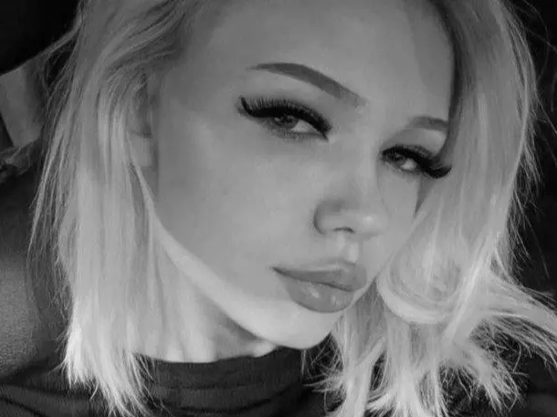 YelenaBober's Live Sex Cam Show