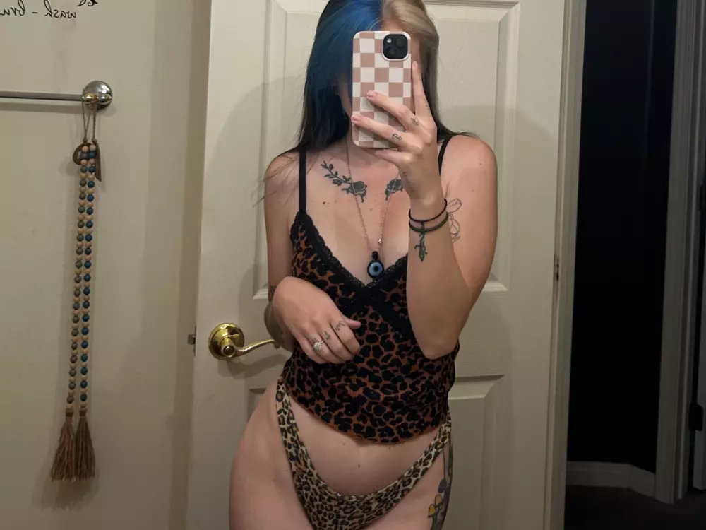toritinkerbell's Live Sex Cam Show