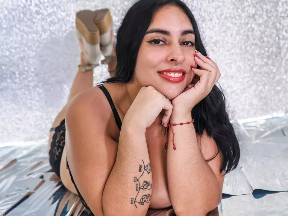 Live cam show with GeminisClark - MILF on Camsoda