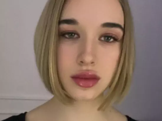 KaylaMooree's Live Sex Cam Show