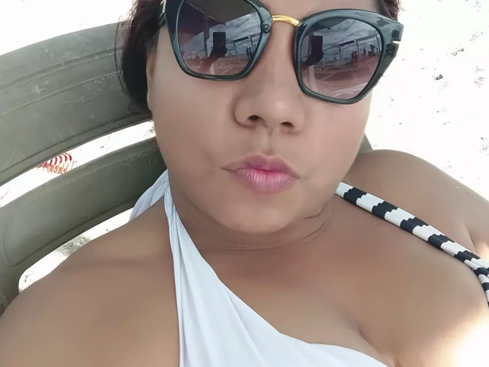 alejandra1's Live Sex Cam Show