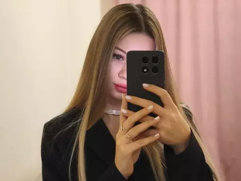 Evelina's Live Sex Cam Show