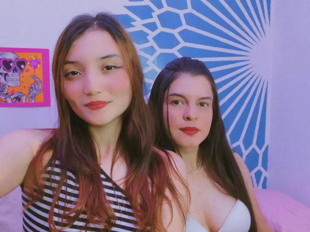 Glossier-cherry's Live Sex Cam Show