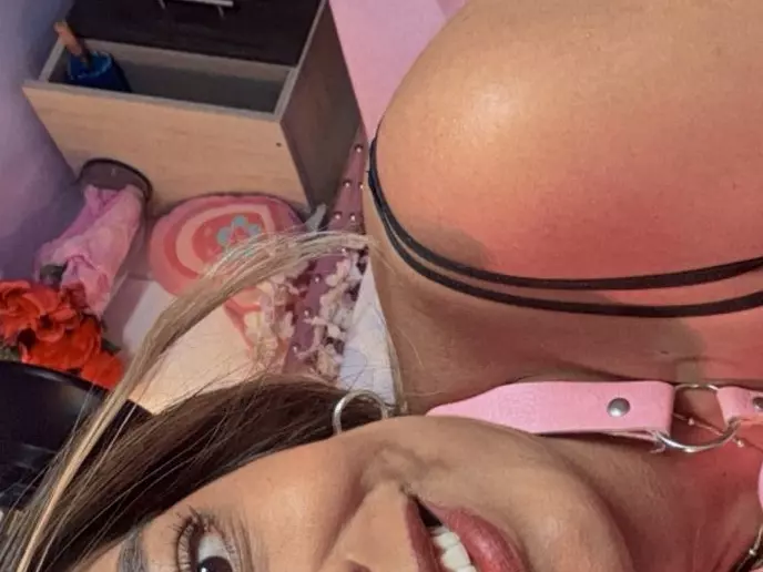 amber-robbie's Live Sex Cam Show