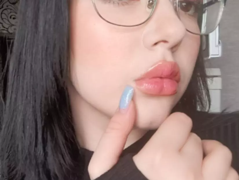NylaOrnellas's Live Sex Cam Show