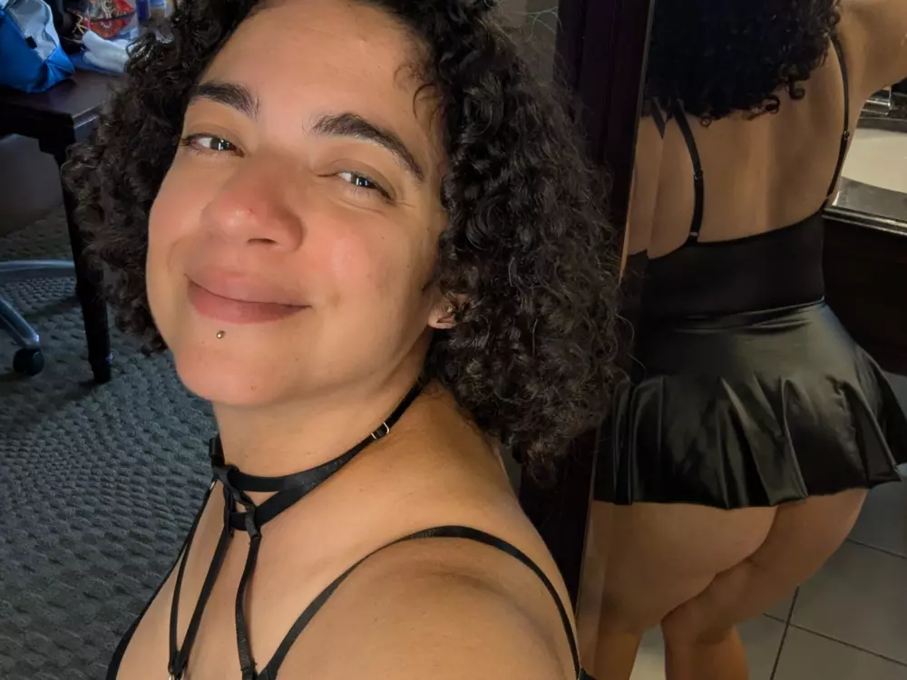 nsfwismorefun's Live Sex Cam Show