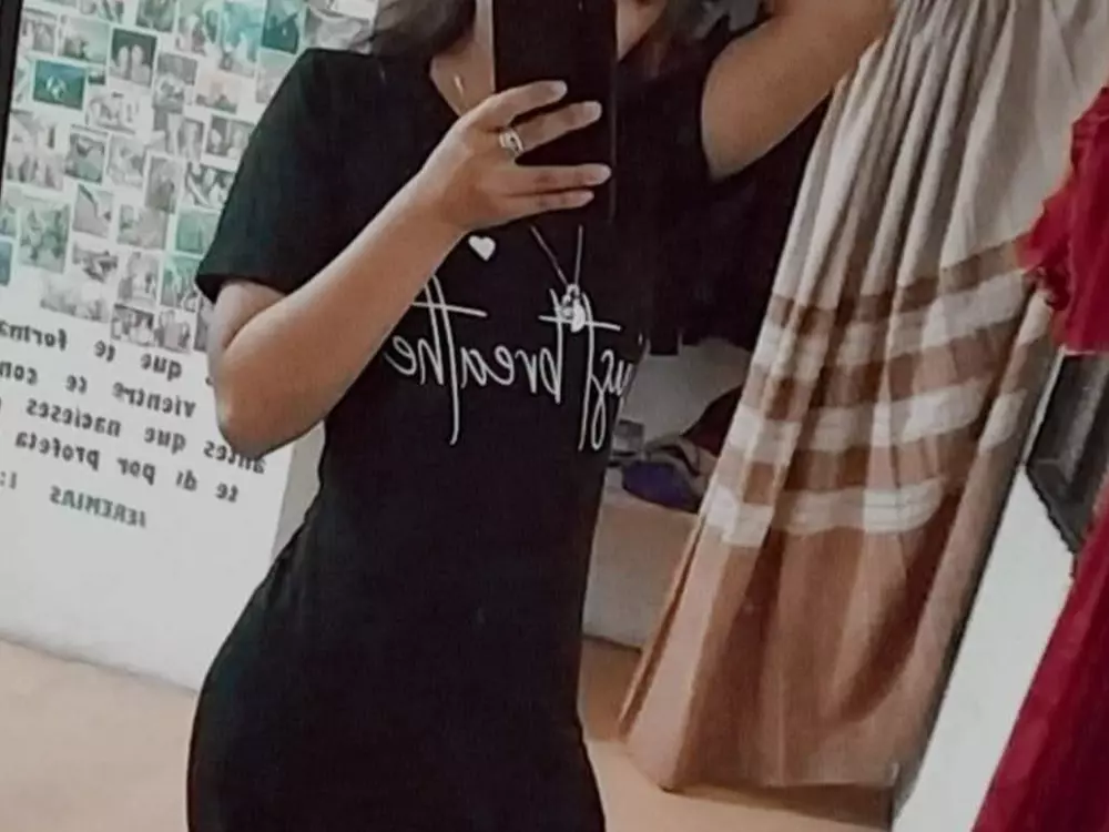 black18flower18's Live Sex Cam Show