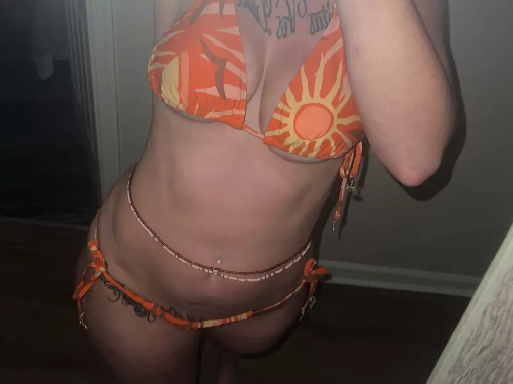 velvetcurvesxo's Live Sex Cam Show