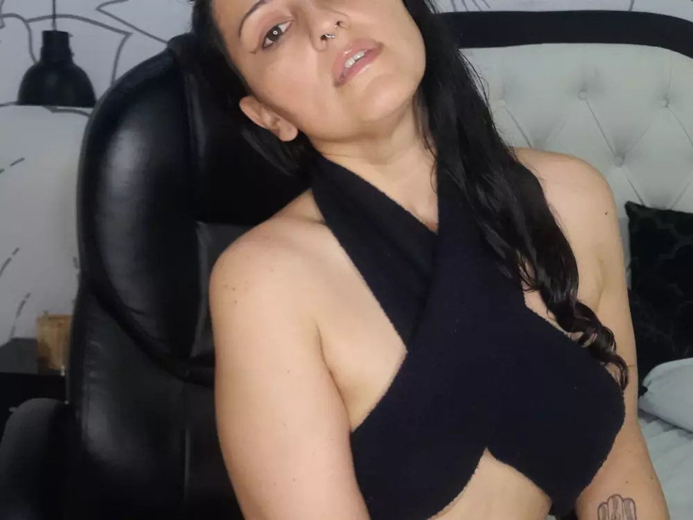 Miriam-milf's Live Sex Cam Show