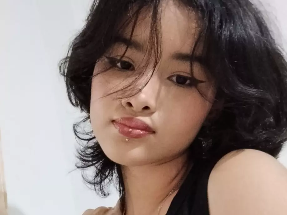 Live cam show with pekylove - No Smoking on Camsoda