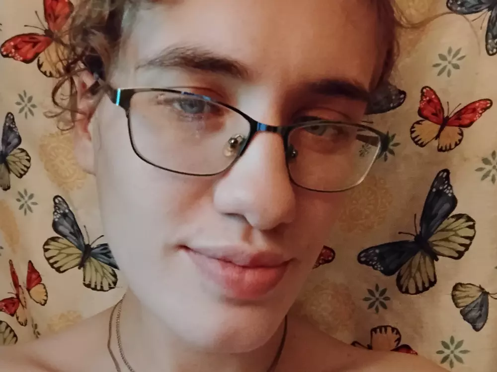 The-Shy-Butterfly's Live Sex Cam Show