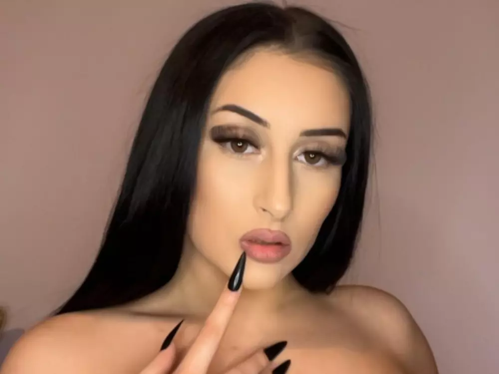 adda05's Live Sex Cam Show