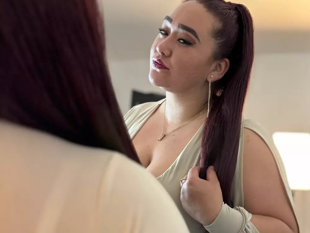 Parisboobsbbw's Live Sex Cam Show