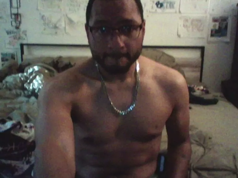 bigdikkpapii777's Live Sex Cam Show