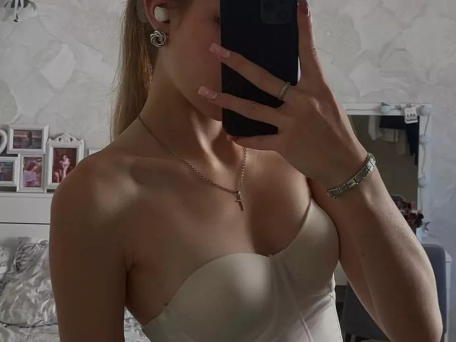 LeilaVanilla's Live Sex Cam Show