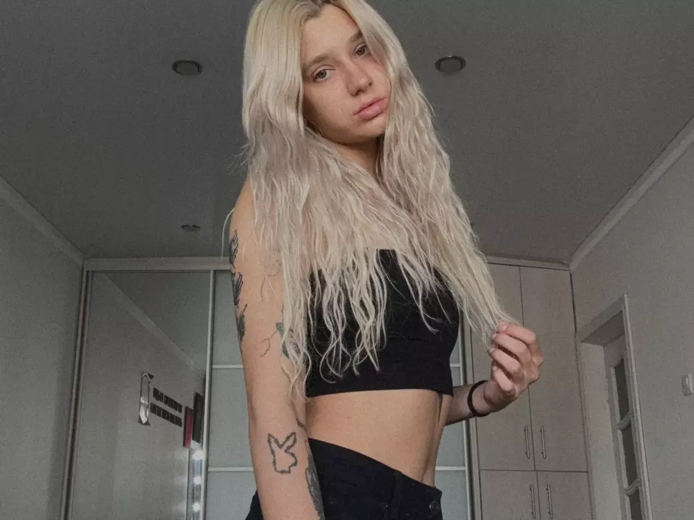 Live cam show with CherlySeminario - Public on Camsoda