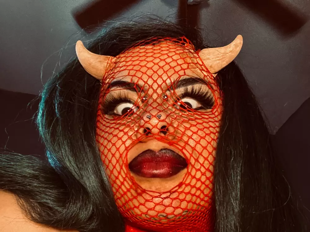 ChichisLocass's Live Sex Cam Show