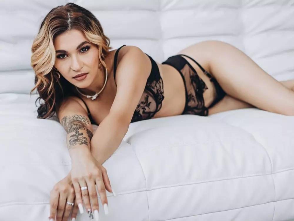 LeilaAndrewsB's Live Sex Cam Show