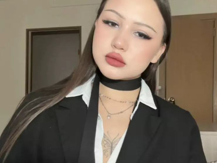 Live cam show with AmmieLietz - Gamer on Camsoda