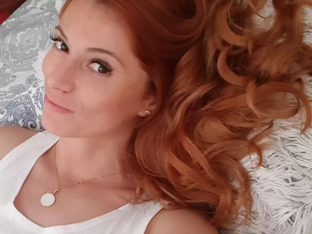 sollandis23's Live Sex Cam Show