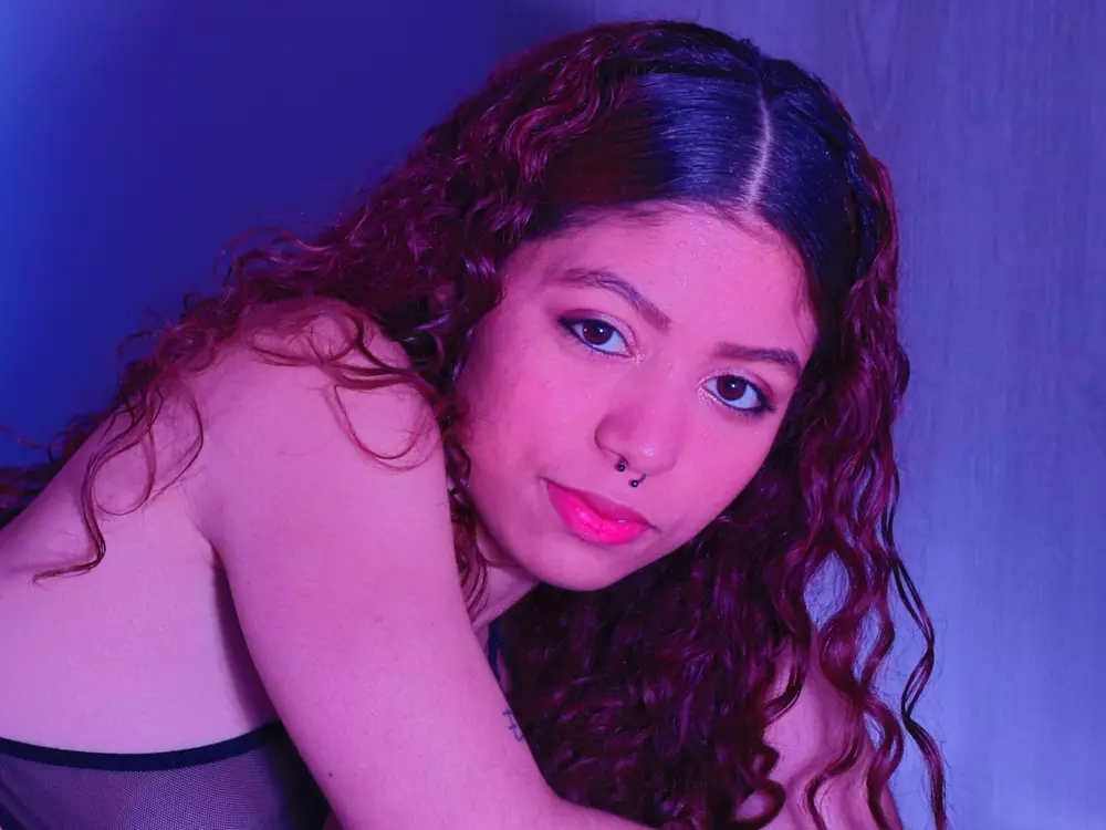 Aaliyah18's Live Sex Cam Show