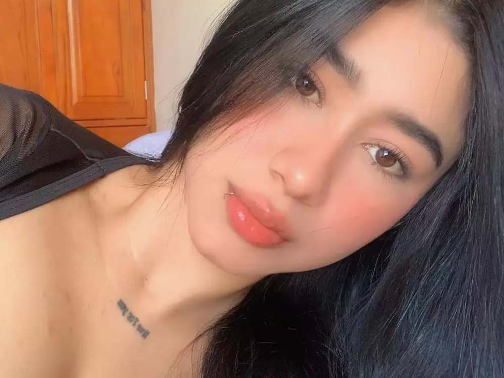 Camiilaa-torres's Live Sex Cam Show