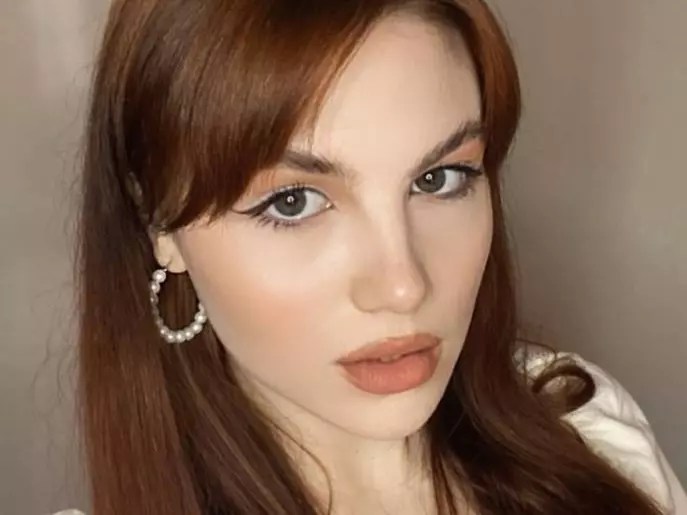 Live cam show with JennieMacartney - Teen (18+) on Camsoda