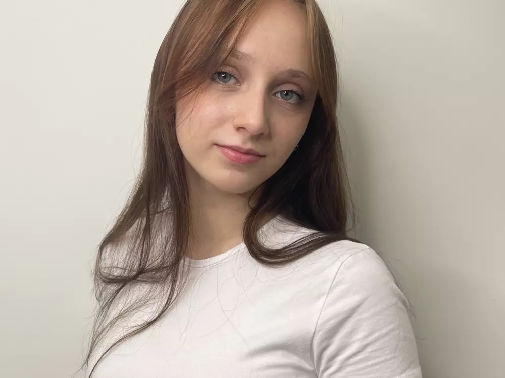 Live cam show with MeliaChampaco - Caucasian on Camsoda