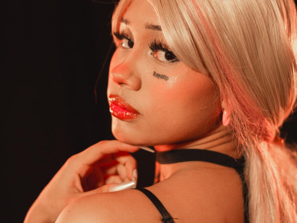 Photo 3 of roxy-sweett