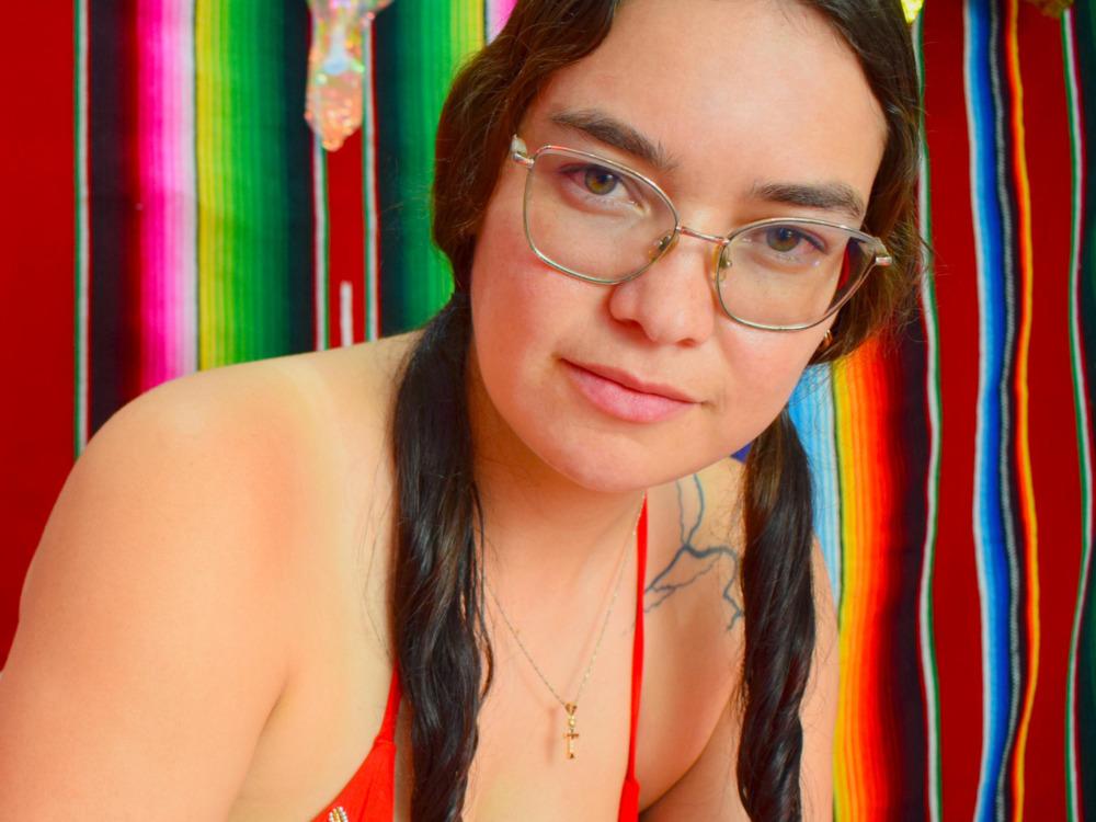 Photo 3 of erikastarr