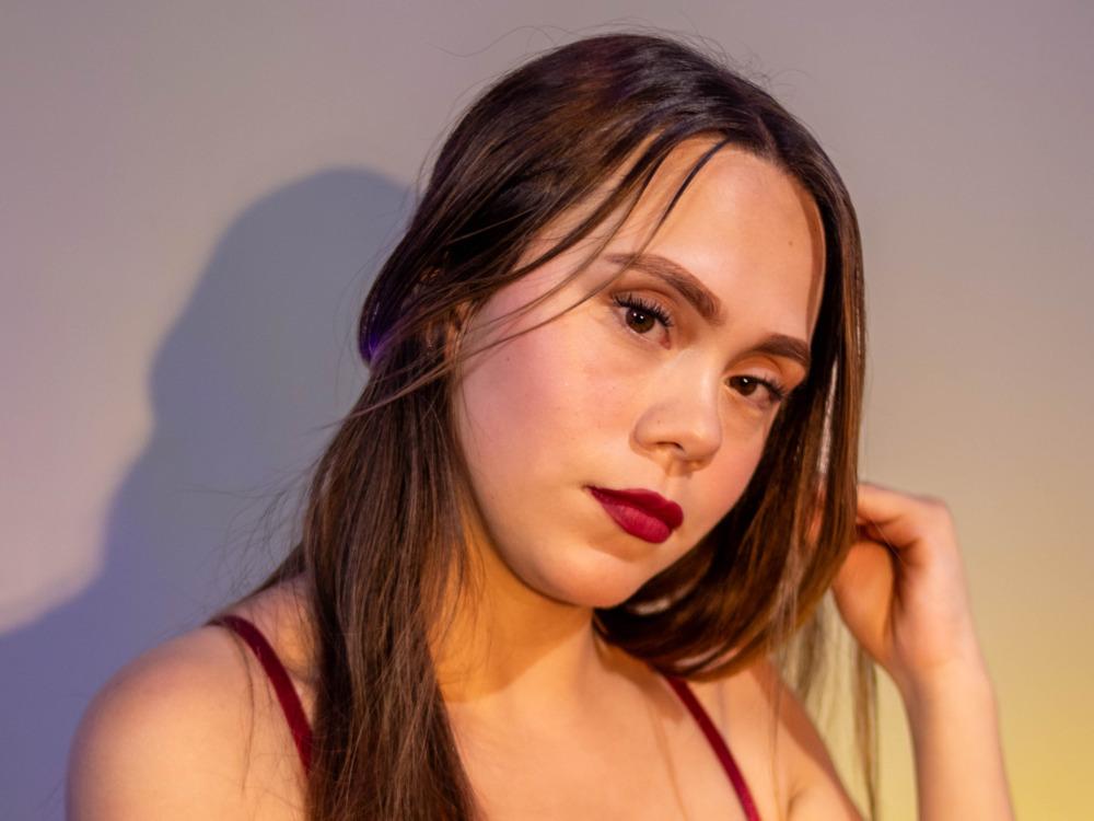 Sara-Harris7