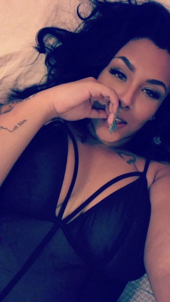 AthenaTatz's Live Sex Cam Show