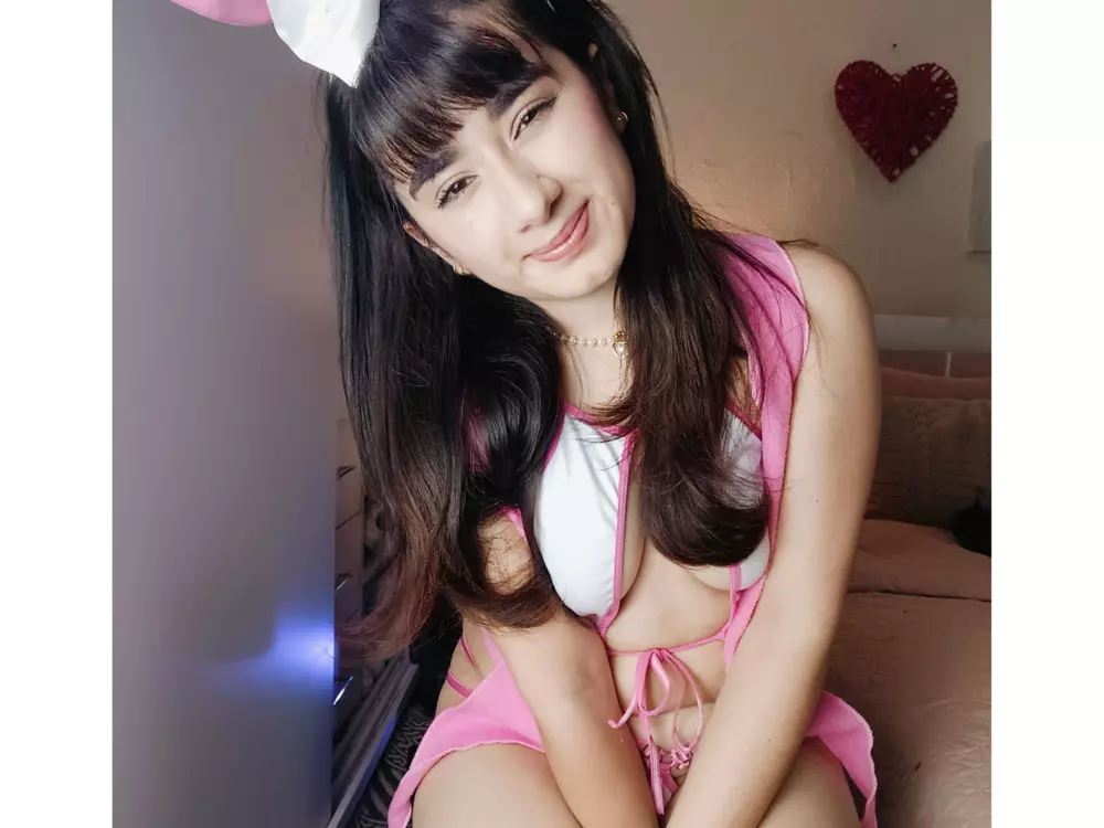 Annadu011's Live Sex Cam Show