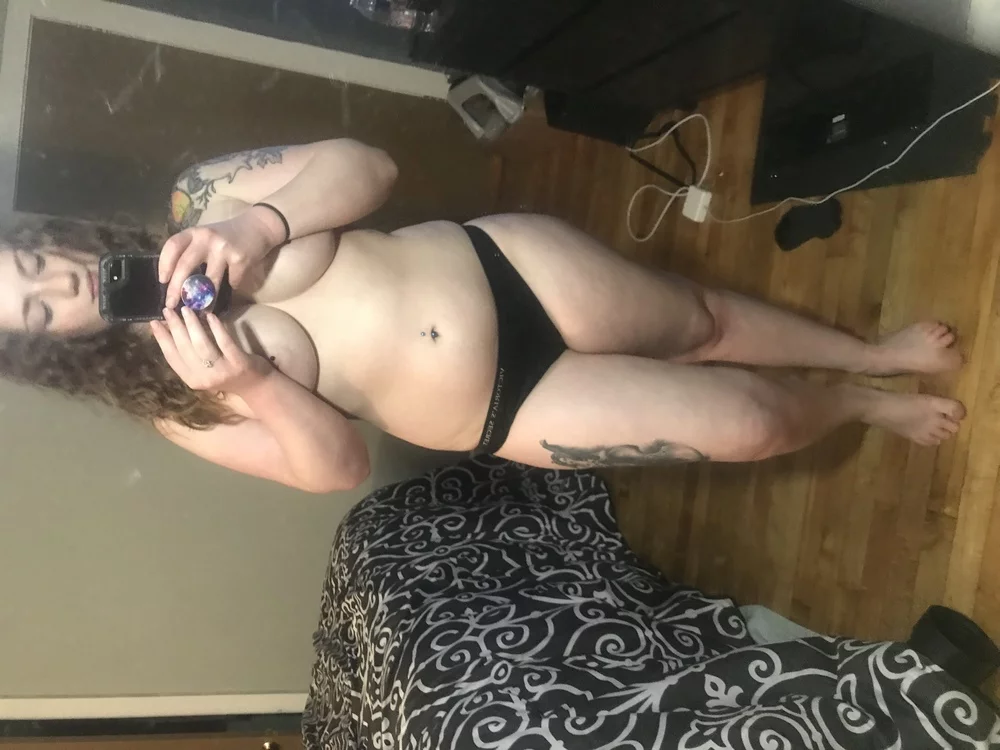 rosalieiris's Live Sex Cam Show
