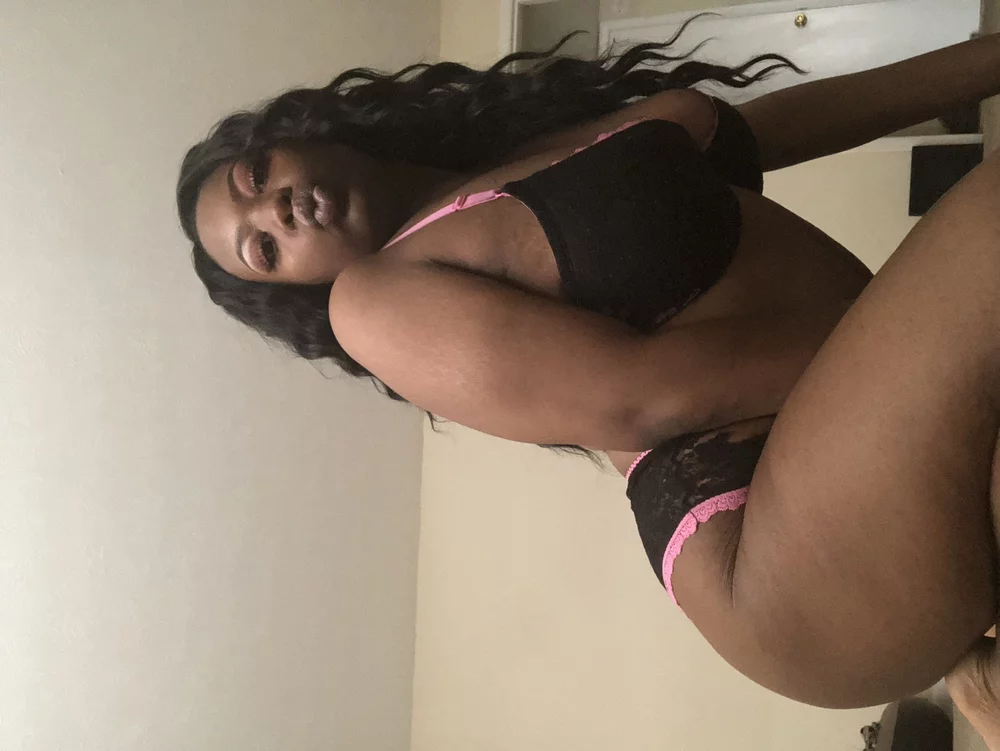 FreakyFetish's Live Sex Cam Show