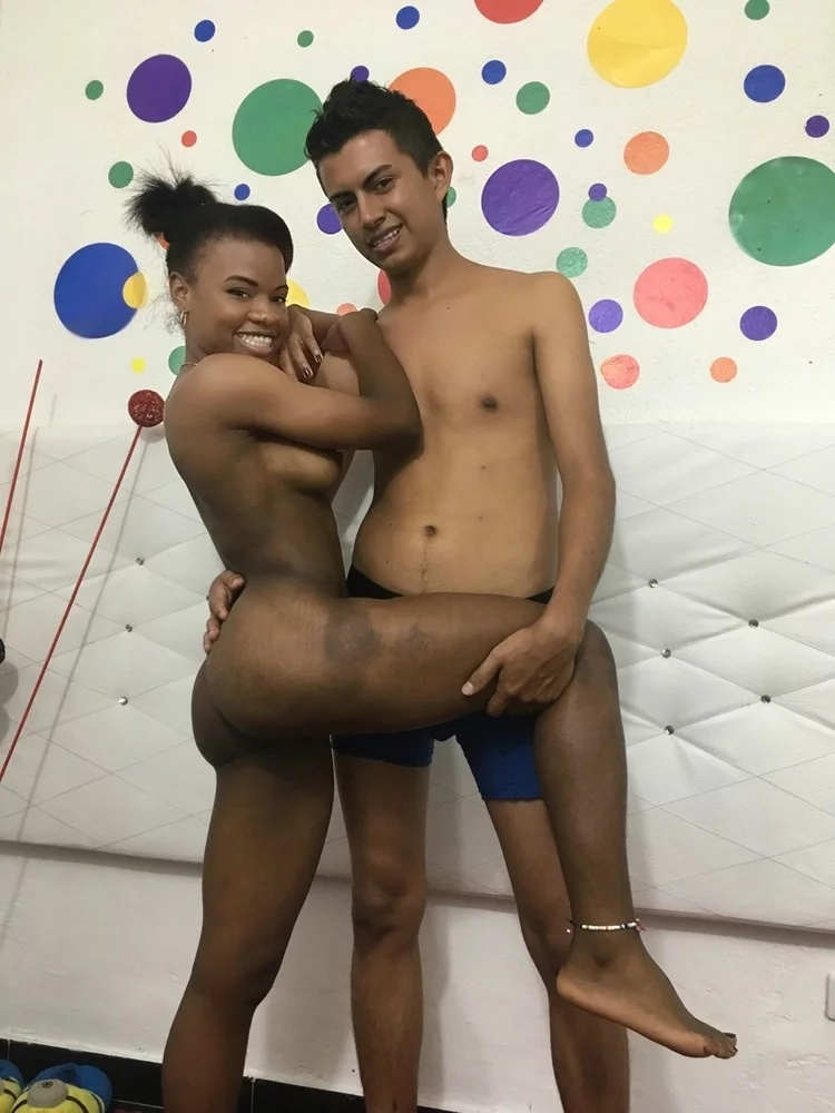 kenyandlucy's Live Sex Cam Show