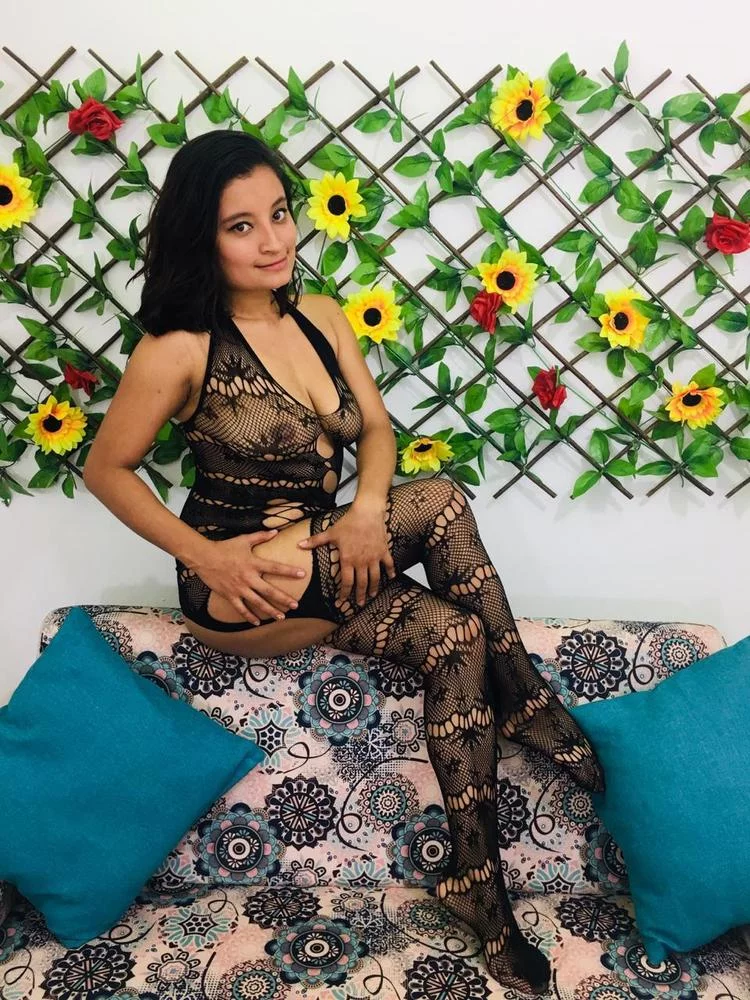 shabrinna's Live Sex Cam Show