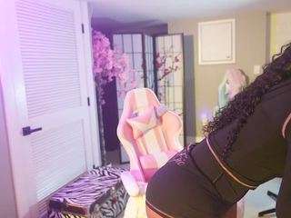 Live cam show with Katt Leya