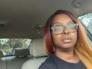 SpoiledTemptress's Live Sex Cam Show