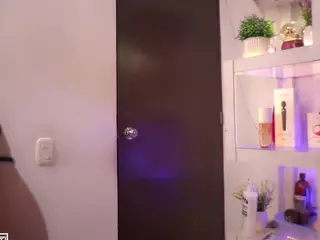 crystalcherr's Live Sex Cam Show